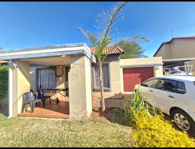 2 BEDROOM TOWNHOUSE FOR SALE IN ANNLIN